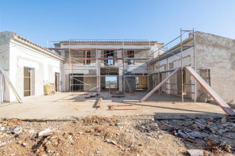 NEWLY BUILT MODERN VILLA IN UNIQUE LOCATION OF SELVA 