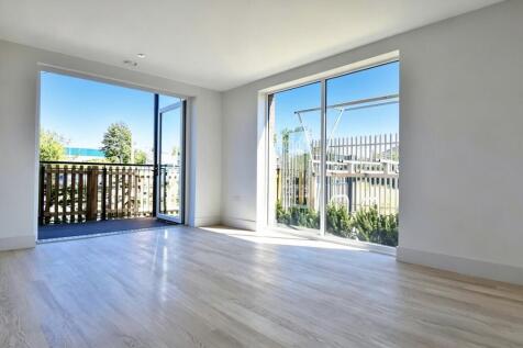 6 Isca Gardens - ...