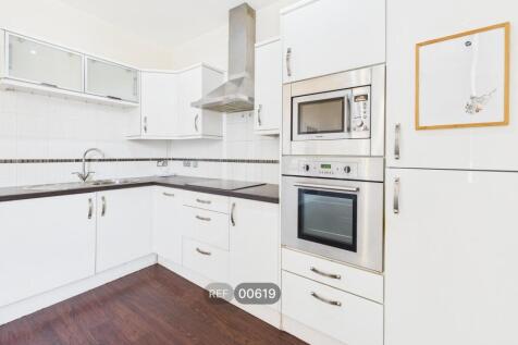 Kitchen &amp; Living area
