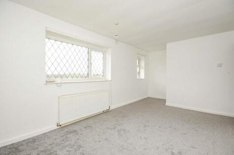 Bower Farm Road, Old Whittington, Chesterfield, Derbyshire, S41 photo 4