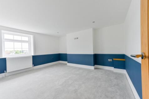 Flat 3, 12 Marine Gardens2.jpg