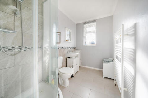 1370416-7-68f63ca...