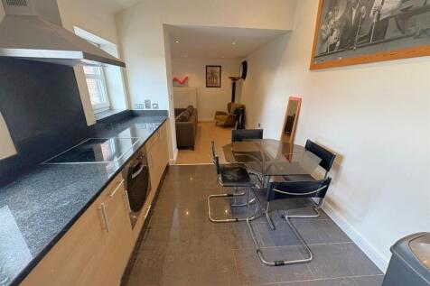PART FURNISHED, HAZELWOOD ROAD - NN1 photo 3