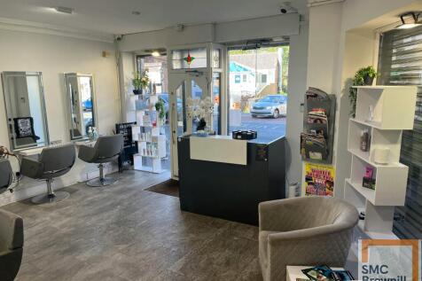 Retail Property (high street) to rent Image 4
