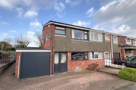 Leek, ST13 - property photo