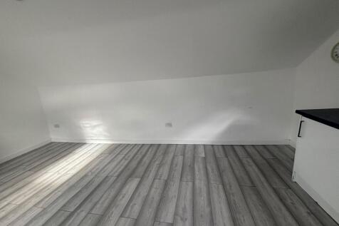 Alexandra Grove, Hackney, London photo 3