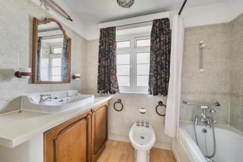 Bathroom.jpg