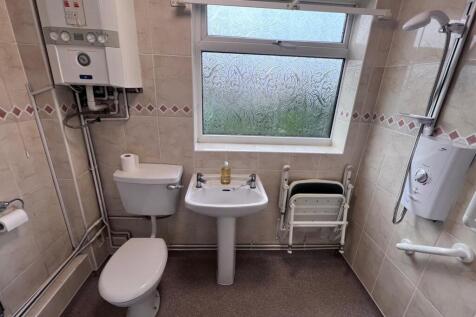 Inglewood Place, Leeds photo 2