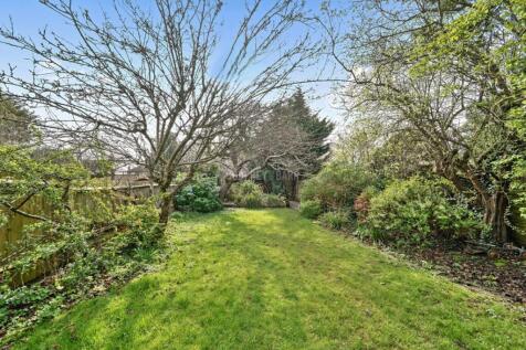 Lyndhurst Avenue, Mill Hill photo 3