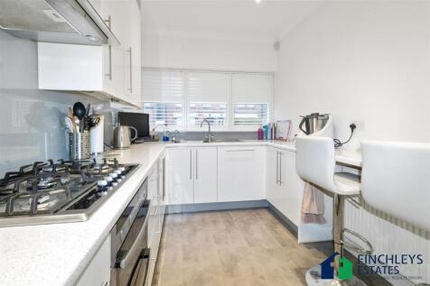 Dale Grove, London, N12 photo 4