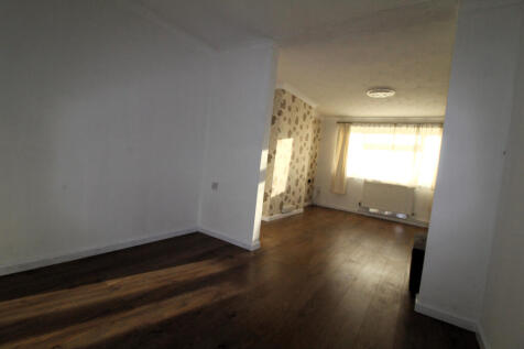 Newhall, DE11 photo 4