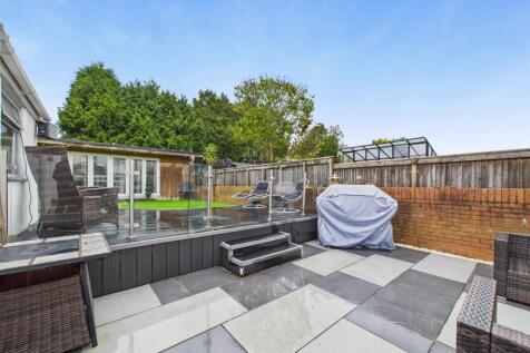 CAM01646G0-PR0455-STILL015.jpg