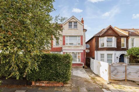 18 Buxton Gardens-2.jpg