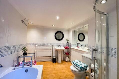 Bryants Master Bathroom