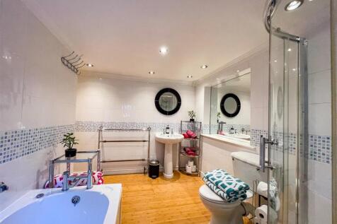 Bryants Master Bathroom 2.jpg