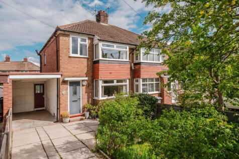 Lymm, WA13 - property photo