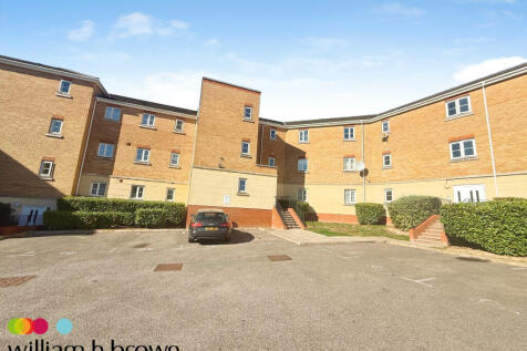 2-bed house on Purfleet, Essex, £1,450/mo