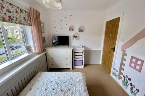 Bramleys Estate Agents - Moor Lane - Gomersal (15)