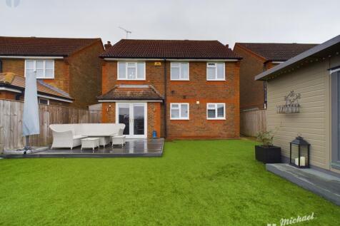 CAM03218G0-PR0104-STILL021