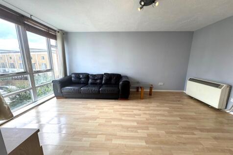 Felixstowe Court, E16 photo 4
