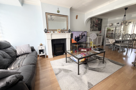 Beautiful mid terraced 2 bedroom house with off-r