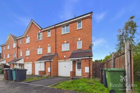 4-bed terraced on Digpal Road, Churwell, Morley, Leeds, LS27, £1,595/mo