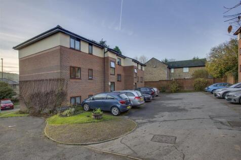 4 Winchester Court, London Rd, HP11 1HB-10.jpg