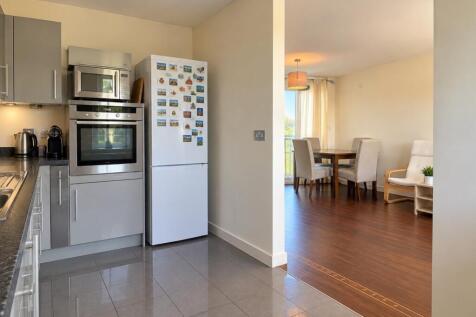 Call 02920 668585 to secure your viewing _61