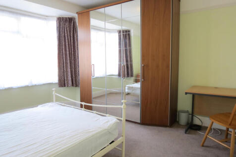 First Floor Flat, 19 Benmore Road, Bournemouth, Dorset photo 4