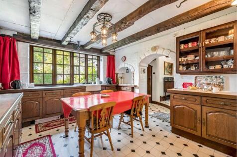 Dragonwyck Kitchen.jpg