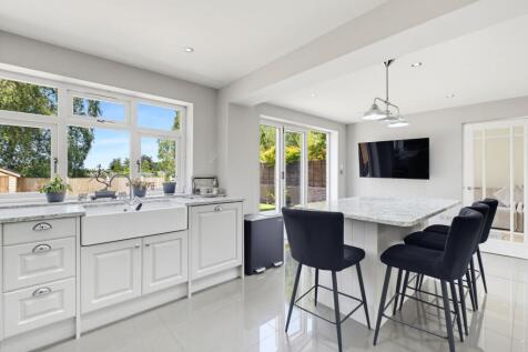 Open Plan Breakfast Kitchen