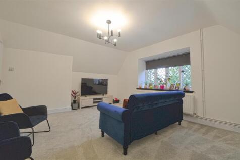 Living room 2.jpg