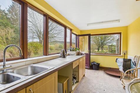 CAM04201G0-PR0117-STILL017