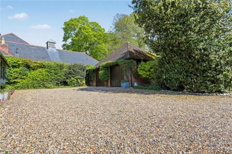Garage/Driveway