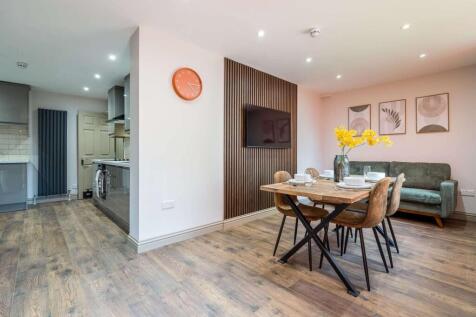 Laburnum Road photo 3