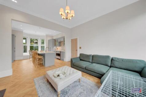 6 Bed, End Terrace, Silsden