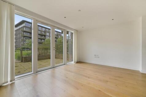 3-bed flat on Handley Drive, Kidbrooke Village, SE3, £3,250/mo