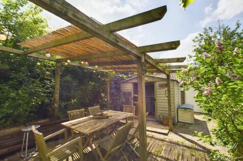 CAM01995G0-PR0051-STILL022