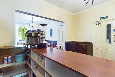 CAM04201G0-PR0017-STILL007