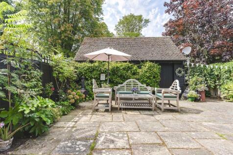 Side courtyard.jpg