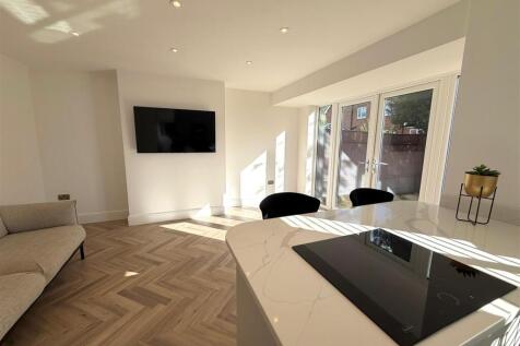 Highfield Close, Eaglescliffe, Stockton-On-Tees photo 3