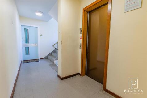 COMMUNAL ENTRANCE