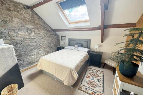 WhatsApp Image 2025-09-29 at 11.28.10 (1).jpg