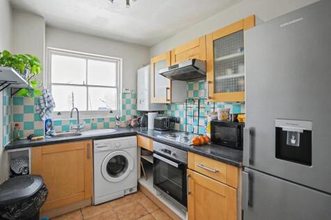 Flat 1, 21 Streatham Common North, Streatham, SW16 3HJ