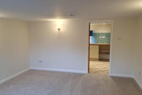 Heath End, Newbury photo 4