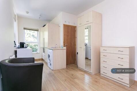 Bright Studio Space, Plenty Of Storage