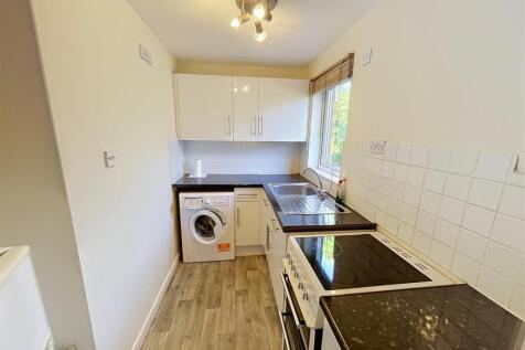 Arlidge Crescent, Kenilworth photo 3