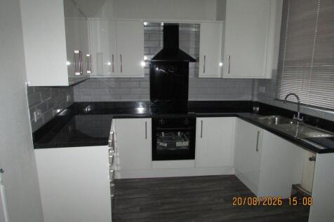 Malcolm Street Castleton. Two Bed Terr, GCH/DG, Un-Furnished.  photo 5