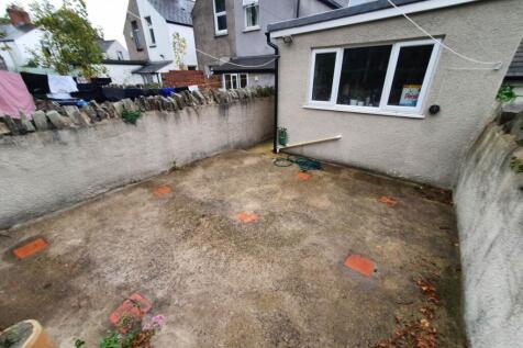 Rear garden (2)