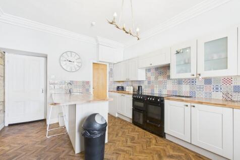 CAM04201G0-PR0061-STILL008